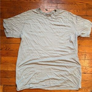 Lululemon Athletica Men's Light Gray/Blue Tee